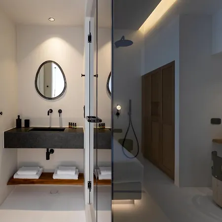 Black With Cave Heated Pool Villa *