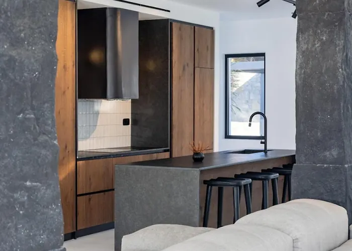 Вилла Black With Cave Heated Pool Mykonos Town