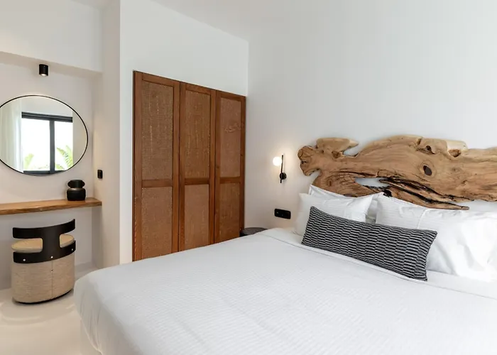 Вилла Black With Cave Heated Pool