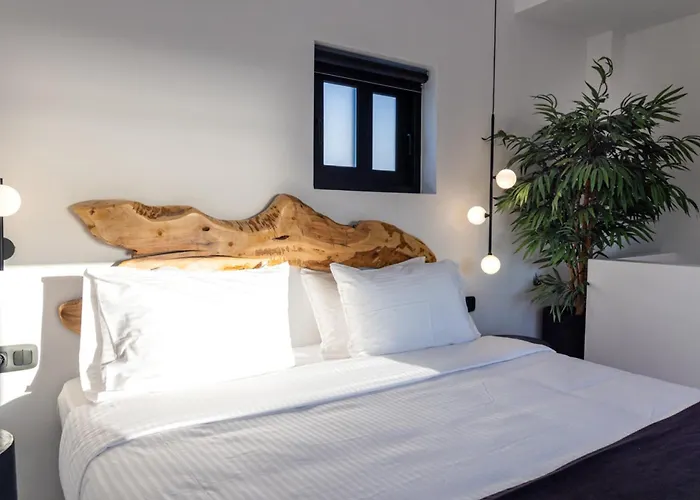 Black With Cave Heated Pool Вилла