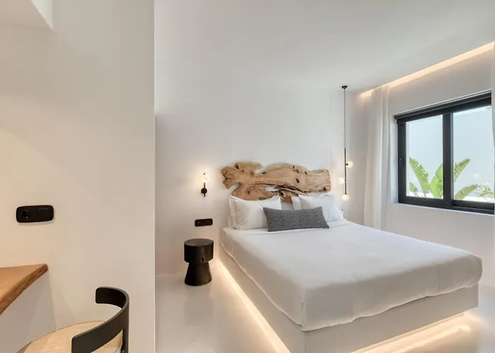 Вилла Black With Cave Heated Pool Mykonos Town