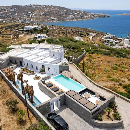 וילה Black With Cave Heated Pool *