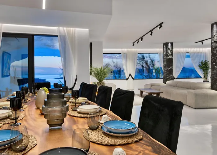 Black With Cave Heated Pool Βίλα