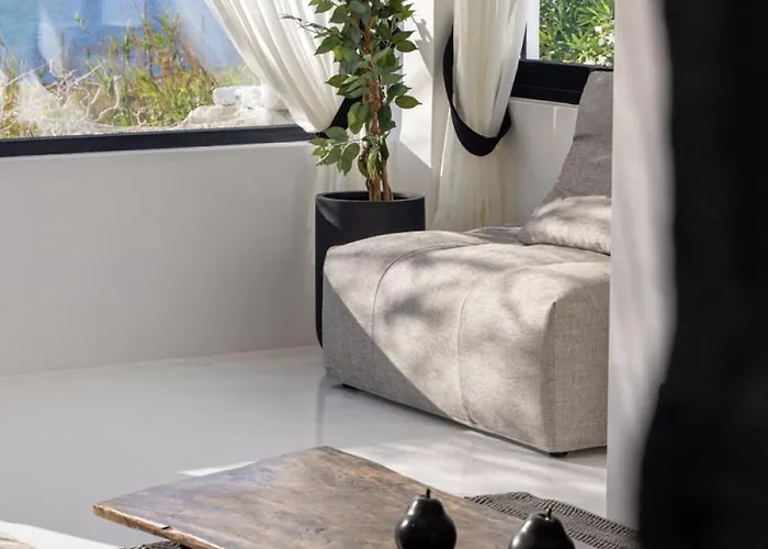 Βίλα Black With Cave Heated Pool