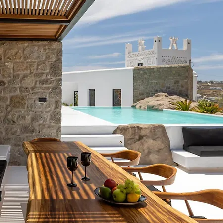 Willa Black With Cave Heated Pool